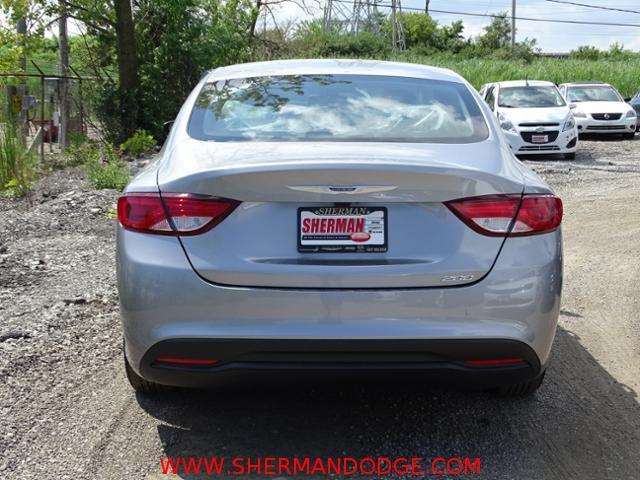 2017 Chrysler 200 LX 4dr Sedan